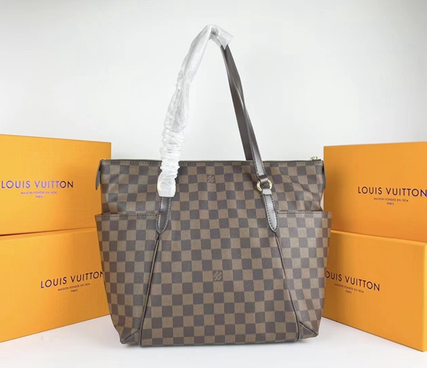 ルイヴィトンバッグ正面デザイン